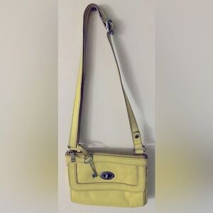 Fossil Citrus Marlow Crossbody Turn Lock Purse 8”X10” Excellent condition!
